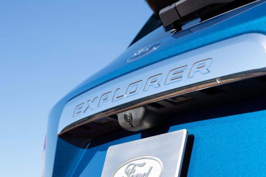 Логотип Ford Explorer Limited 2019 года  (фото 2 из 5)